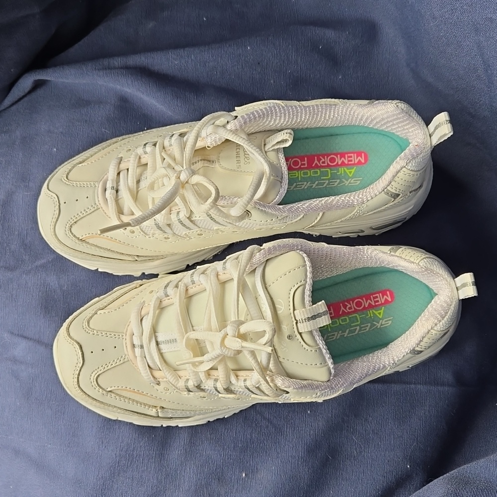 Skechers memory foam Air Cold shoes